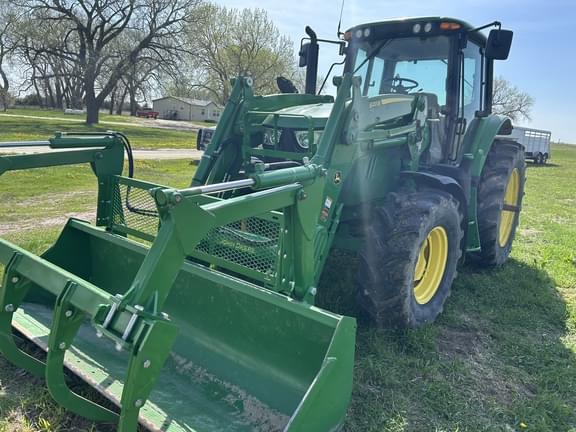 Image of John Deere 6120M equipment image 2