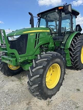 Image of John Deere 6135E equipment image 2