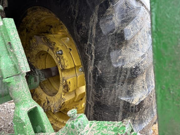 Image of John Deere 6145R equipment image 4