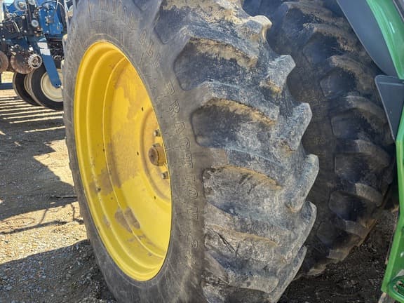 Image of John Deere 6175R equipment image 4