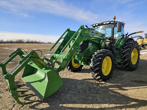 2019 John Deere 6215R Equipment Image0