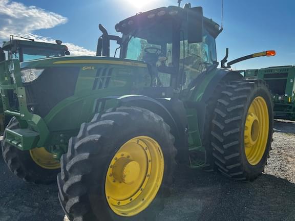 Image of John Deere 6215R equipment image 2