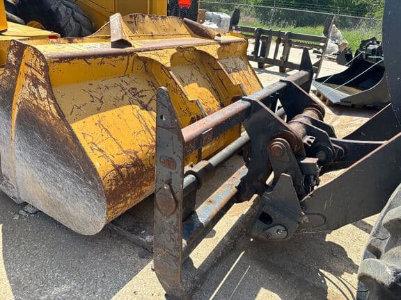 Image of John Deere 624L equipment image 4