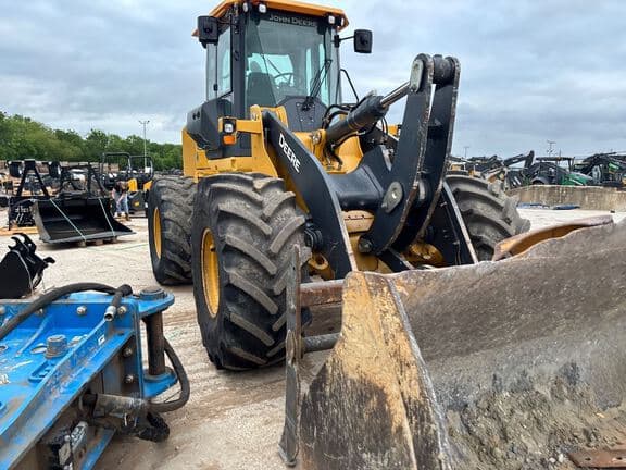 Image of John Deere 624L equipment image 2