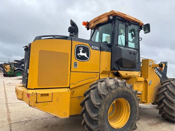 Image of John Deere 624L equipment image 3