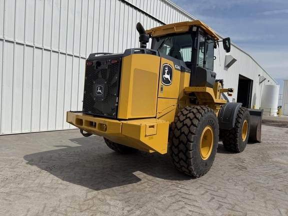 Image of John Deere 624L equipment image 3