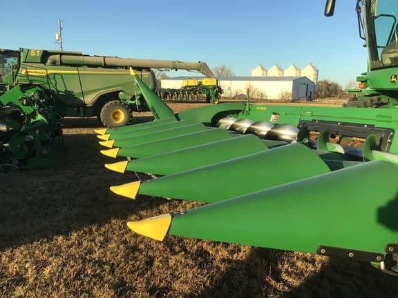 Image of John Deere 708C equipment image 4