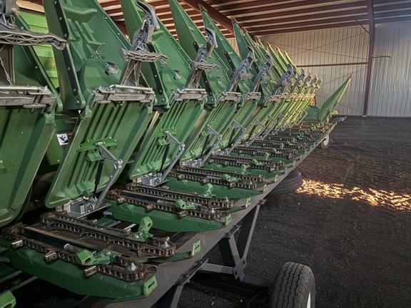 Image of John Deere 712C equipment image 4