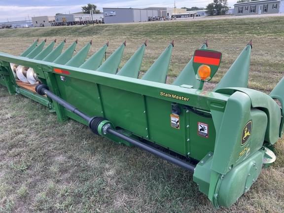 Image of John Deere 712C equipment image 3