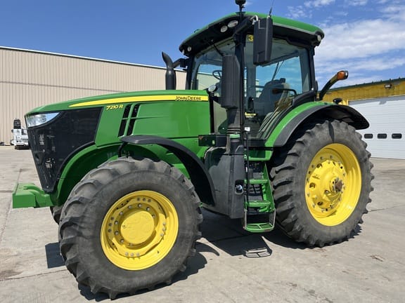 2019 John Deere 7210R Equipment Image0