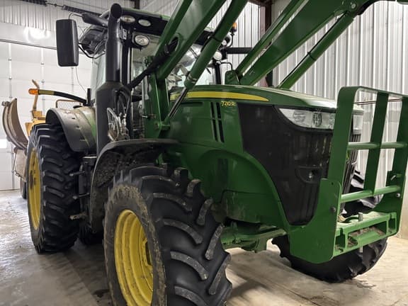 Image of John Deere 7210R equipment image 1