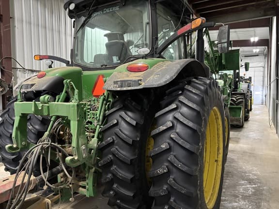 Image of John Deere 7210R equipment image 2