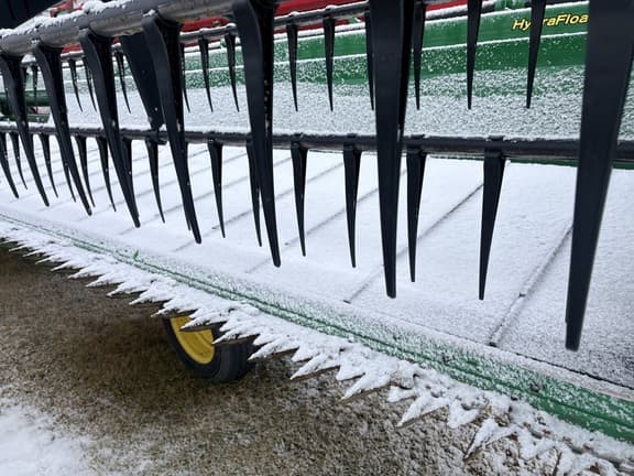 Image of John Deere 735D equipment image 4