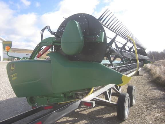 Image of John Deere 735FD equipment image 2