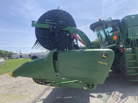 Image of John Deere 735FD equipment image 1