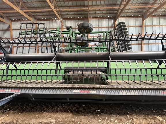 Image of John Deere 735FD equipment image 2
