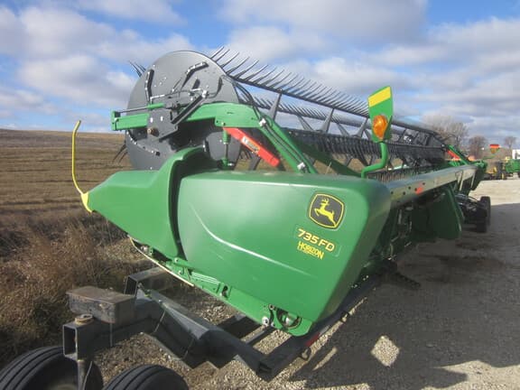 Image of John Deere 735FD equipment image 3