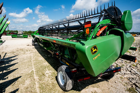 Image of John Deere 735FD equipment image 4