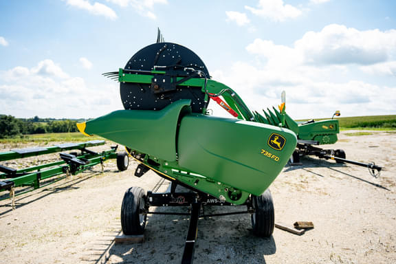 Image of John Deere 735FD equipment image 1