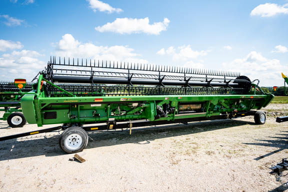 Image of John Deere 735FD equipment image 3