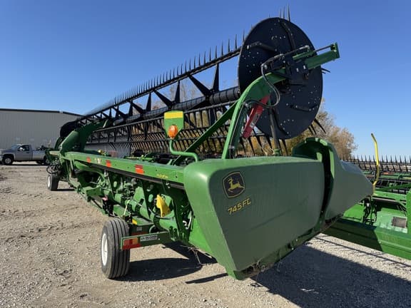 Image of John Deere 745FD equipment image 3