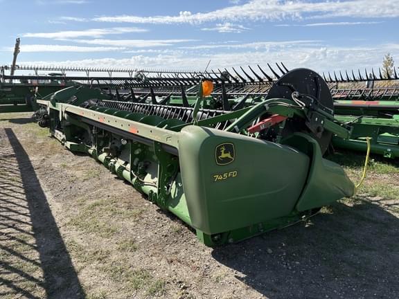 Image of John Deere 745FD equipment image 2