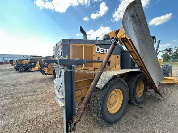 Image of John Deere 770G equipment image 2