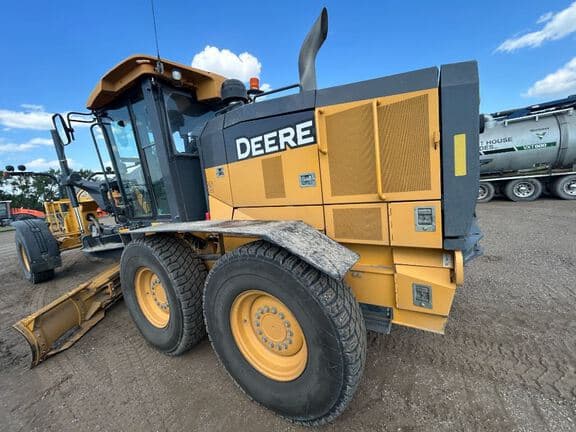 Image of John Deere 770G equipment image 4
