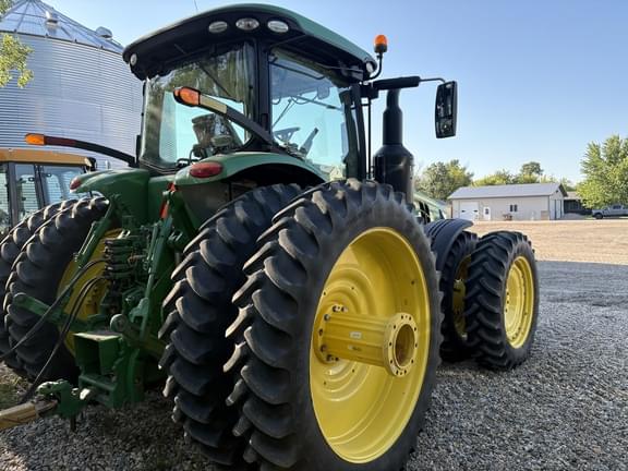 Image of John Deere 8245R equipment image 4