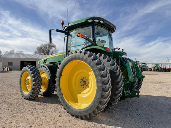 Image of John Deere 8270R equipment image 2