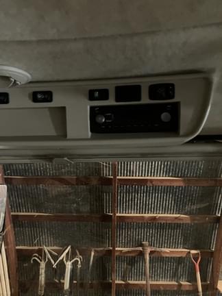 Image of John Deere 8270R equipment image 3