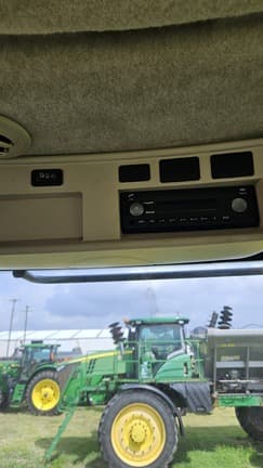 Image of John Deere 8295R equipment image 4