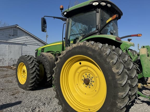 Image of John Deere 8320R equipment image 1
