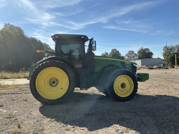 Image of John Deere 8320R equipment image 4