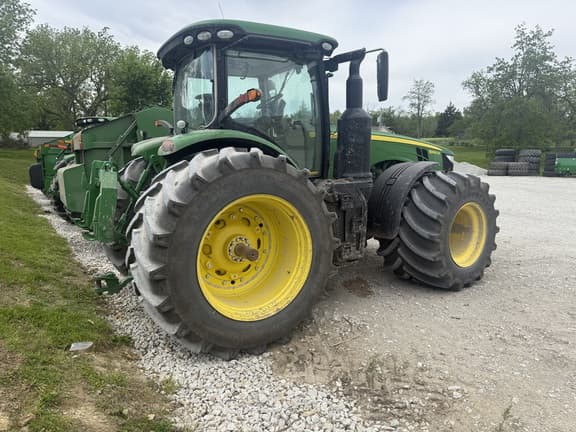 Image of John Deere 8320R equipment image 2
