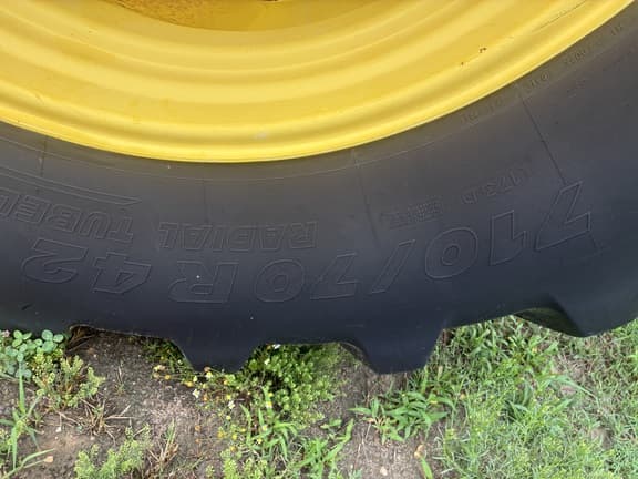 Image of John Deere 8320R equipment image 4