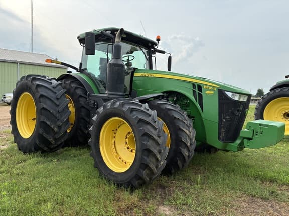 Image of John Deere 8320R equipment image 2