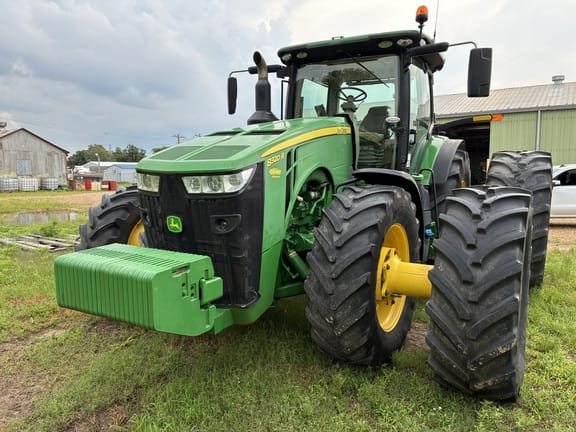 2019 John Deere 8320R Equipment Image0