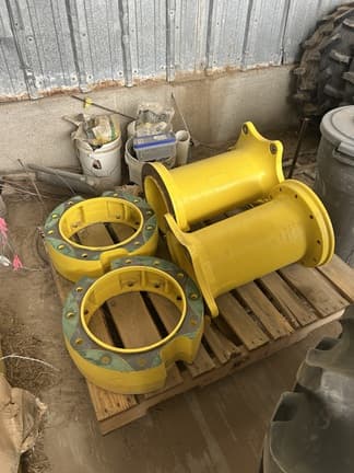 Image of John Deere 8320R equipment image 4
