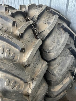 Image of John Deere 8320R equipment image 1