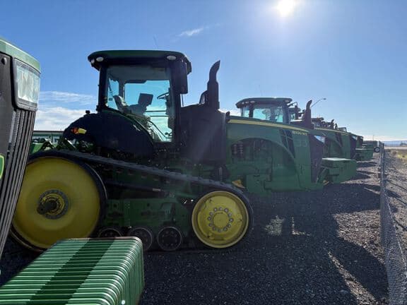 Image of John Deere 8320RT equipment image 4