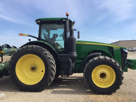 2019 John Deere 8370R Equipment Image0