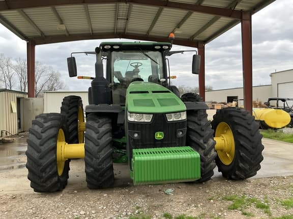 Image of John Deere 8370R equipment image 1