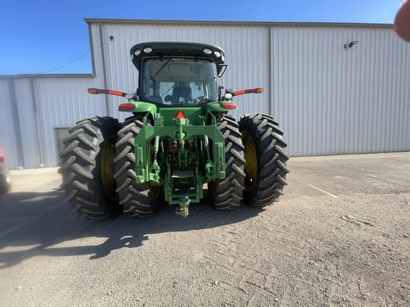 Image of John Deere 8370R equipment image 3