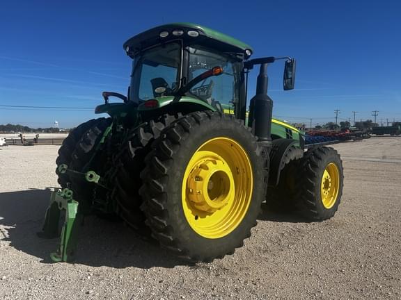 Image of John Deere 8370R equipment image 4
