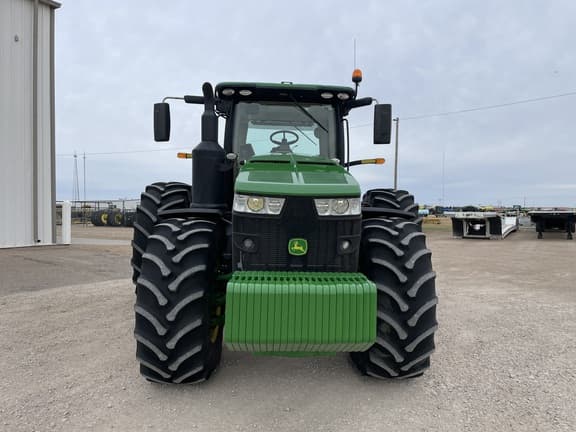 Image of John Deere 8400R equipment image 2