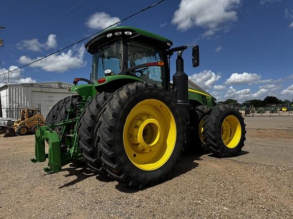 Image of John Deere 8400R equipment image 3