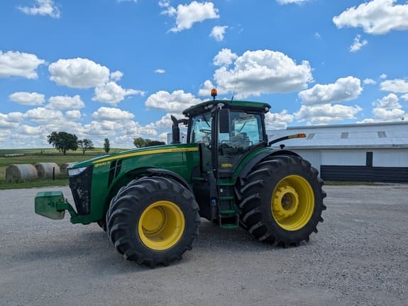 Image of John Deere 8400R equipment image 4