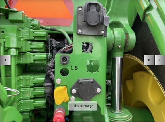 Image of John Deere 8400R equipment image 3