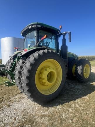 Image of John Deere 8400R equipment image 4